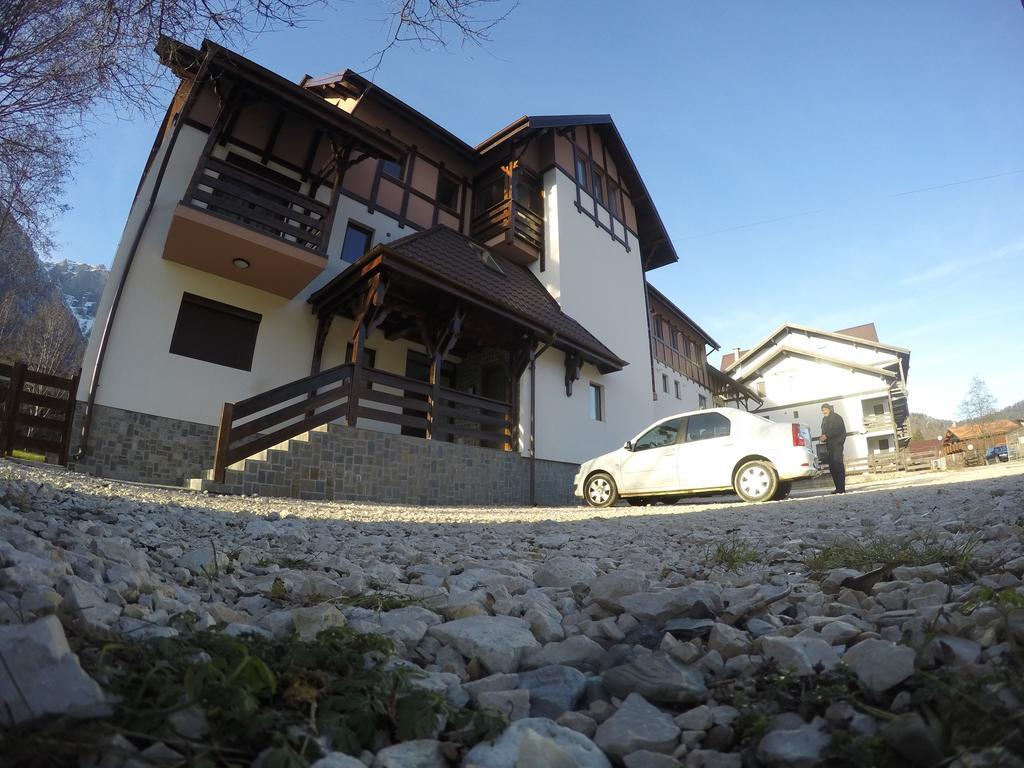 Duplex Apartment Буштені Екстер'єр фото